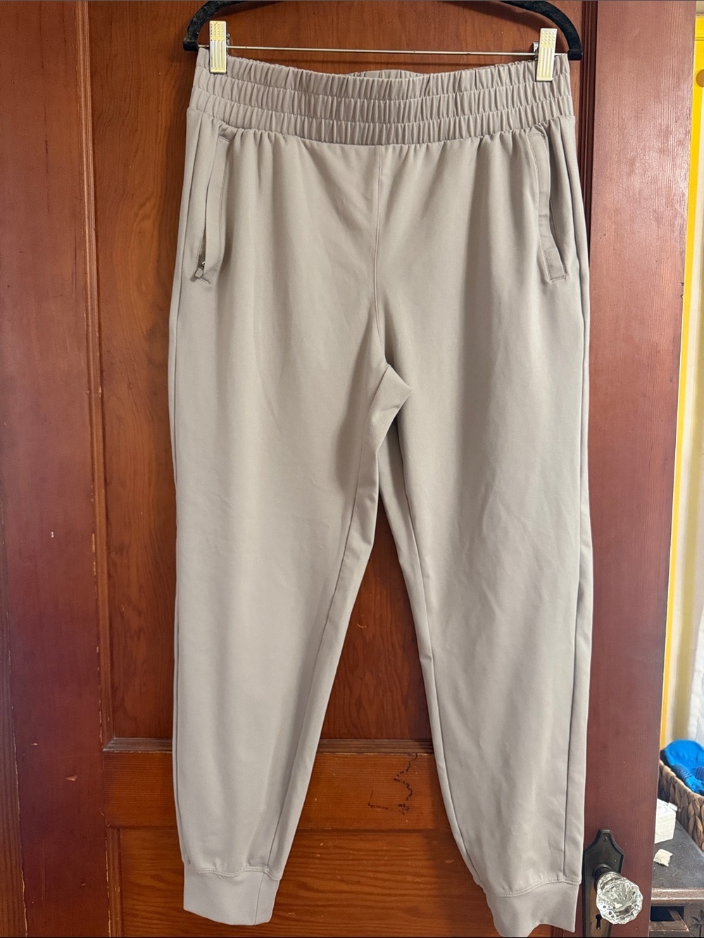 Yogalicious Jogger Pants in Light Gray Size Large